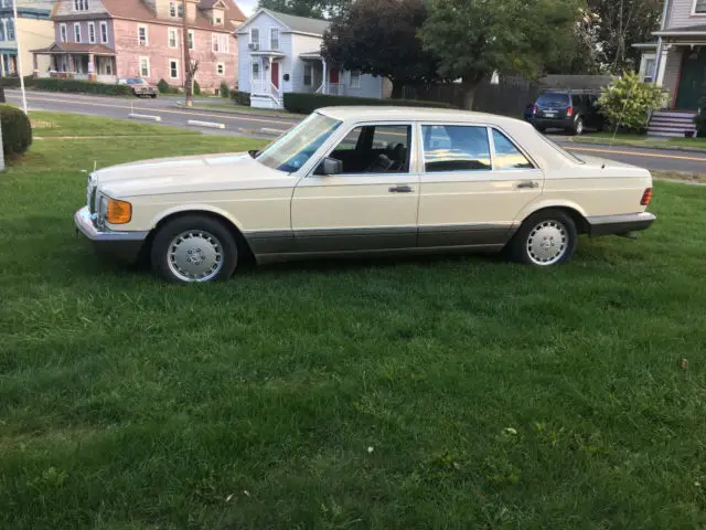 1987 Mercedes-Benz 300-Series