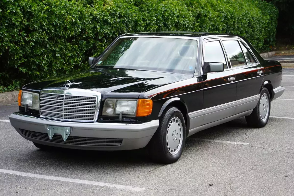 1987 Mercedes-Benz 300-Series