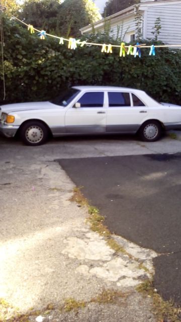 1987 Mercedes-Benz 400-Series red