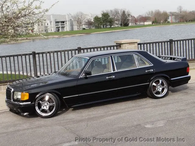 1987 Mercedes-Benz 400-Series SEL