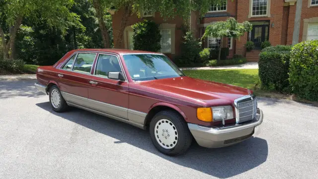 1987 Mercedes-Benz 400-Series Base Sedan