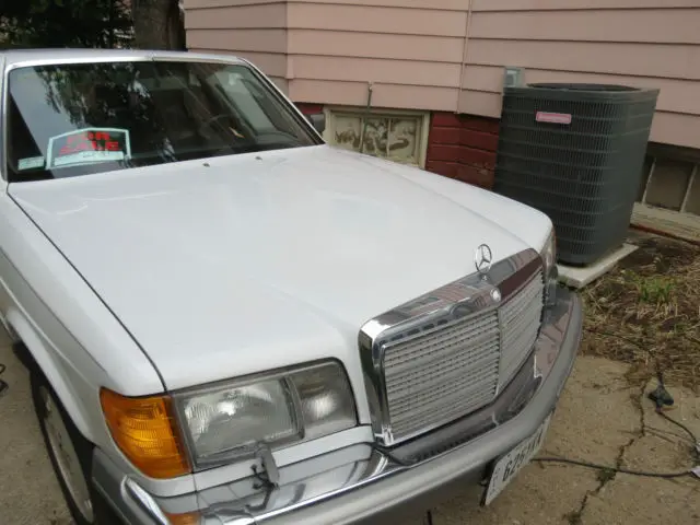 1987 Mercedes-Benz 400-Series