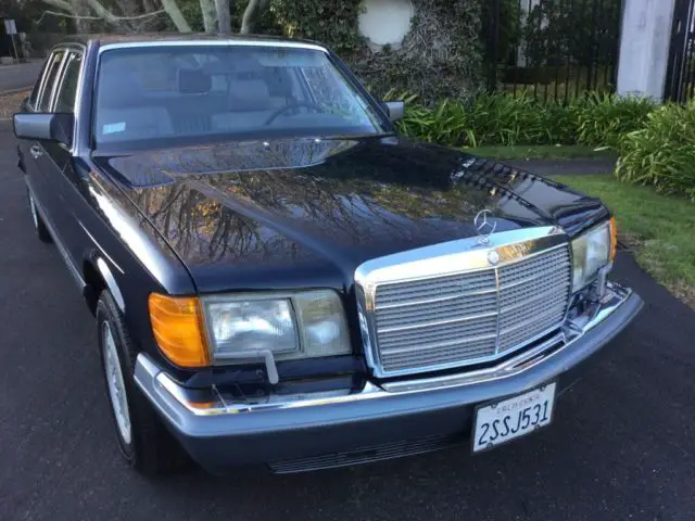 1987 Mercedes-Benz 400-Series Midnight Blue