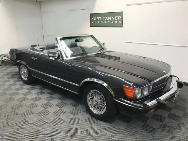 1987 Mercedes-Benz 500-Series 560 SL. CHROME WIRE WHEELS