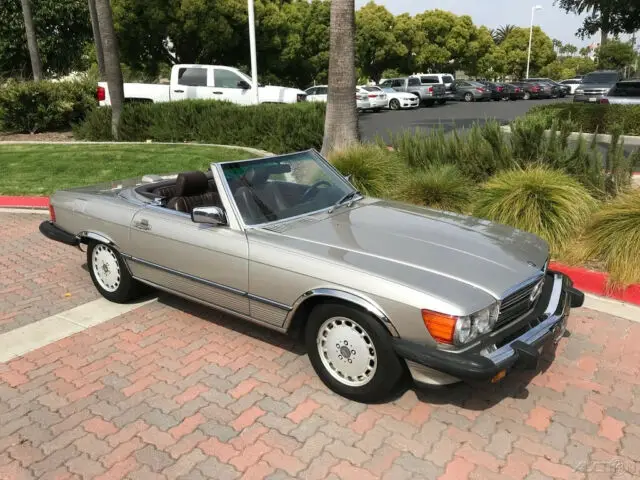 1987 Mercedes-Benz SL-Class 1987 MERCEDES BENZ 560SL. SMOKE SILVER / BRAZIL