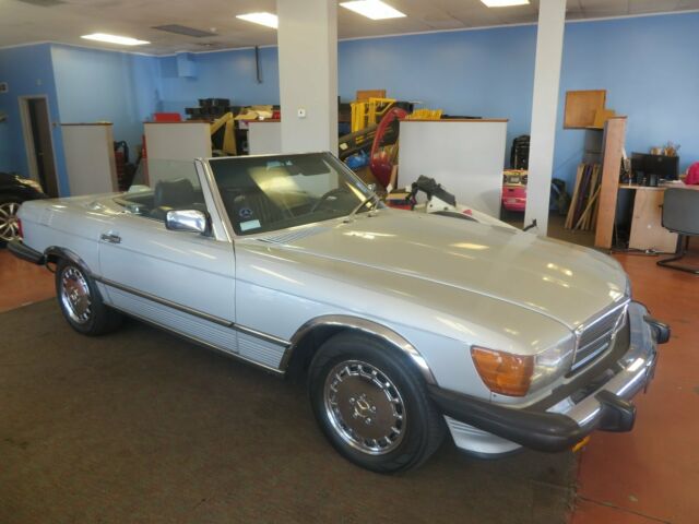 1987 Mercedes-Benz SL-Class covertible