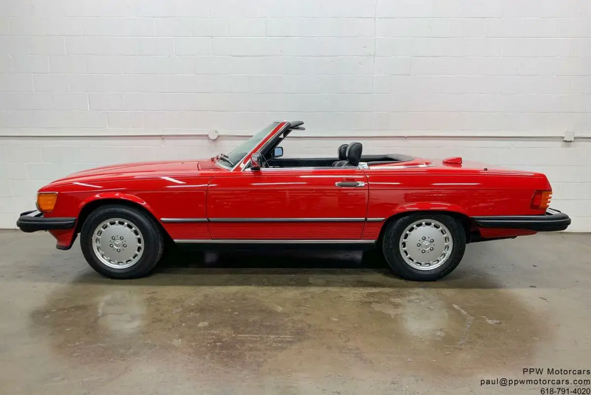 1987 Mercedes-Benz SL-Class 560SL