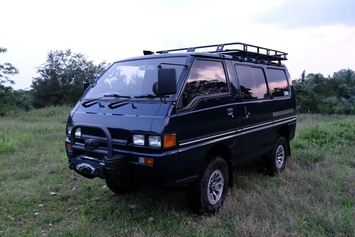 1987 Mitsubishi Delica Chamonix