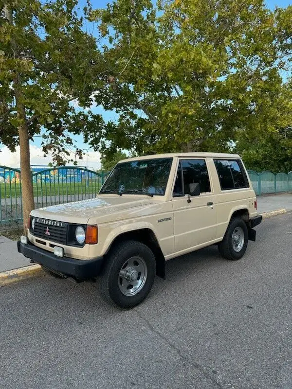 1987 Mitsubishi Montero