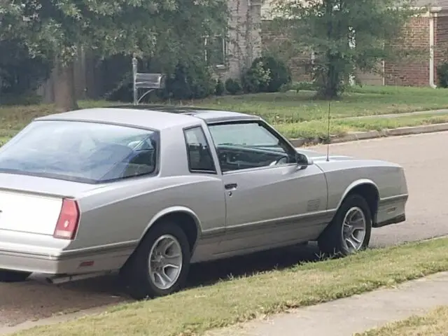 1987 Chevrolet Monte Carlo Gray