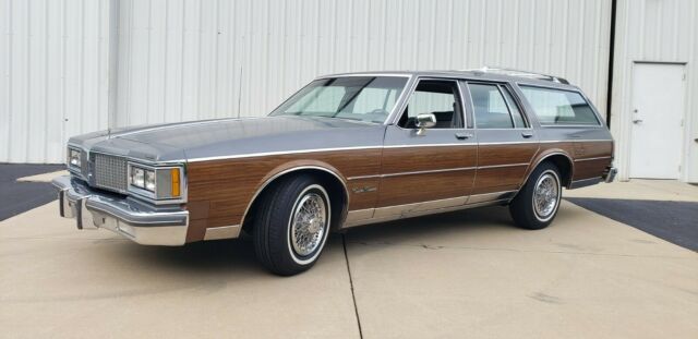 1987 Oldsmobile Custom Cruiser Station Wagon