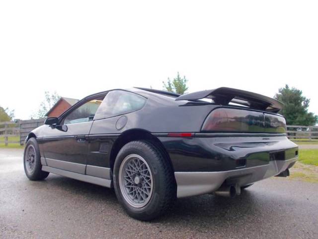 1987 Pontiac Fiero GT 2dr Coupe