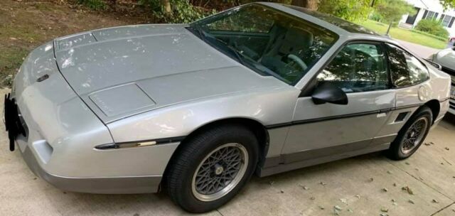 1987 Pontiac Fiero fstback