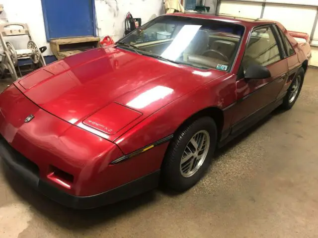 1987 Pontiac Fiero SE