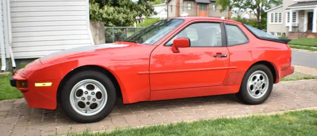 1987 Porsche 944 2.5-Liter 5-Speed