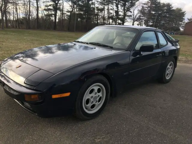 1987 Porsche 944 Base Coupe 2-Door