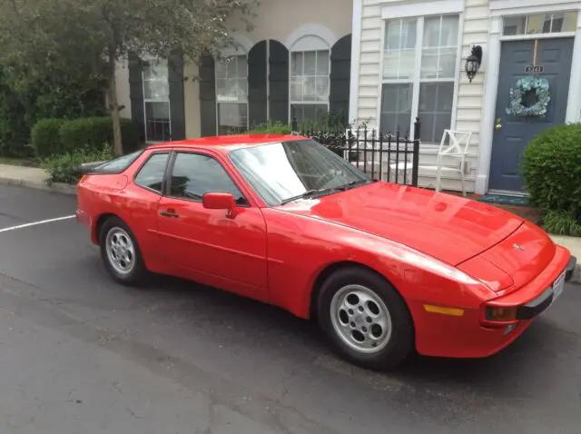 1987 Porsche 944 Base