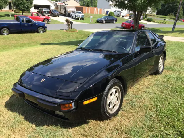 1987 Porsche 944 Base