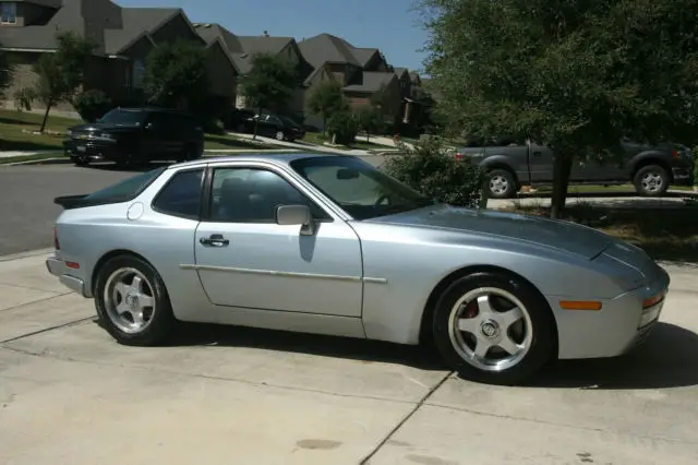 1987 Porsche 944 turbo