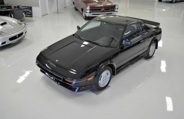 1987 Toyota MR2 --