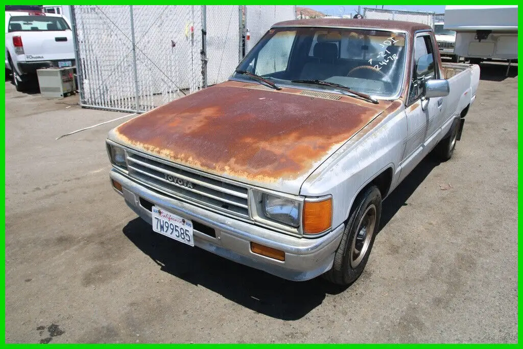 1987 Toyota Pickup Deluxe