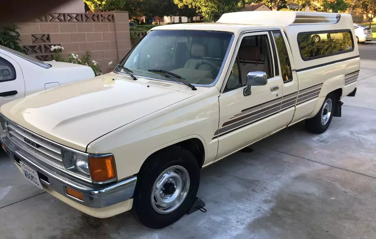 1987 Toyota Tacoma TOYOTA EXTENDED CAB LONG BED PICK UP TRUCK