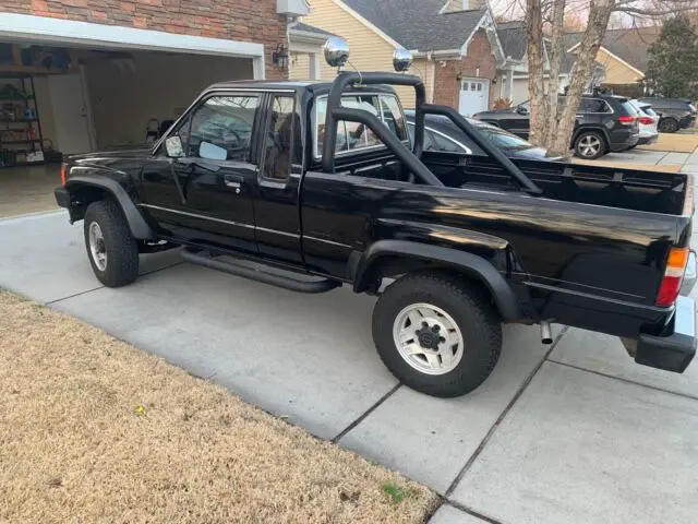 1987 Toyota Pickup XTRACAB RN67 SR5