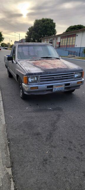 1987 Toyota Pickup XTRACAB RN70 DLX