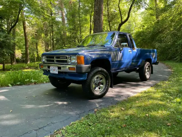 1987 Toyota Tacoma XTRACAB RN67 SR5