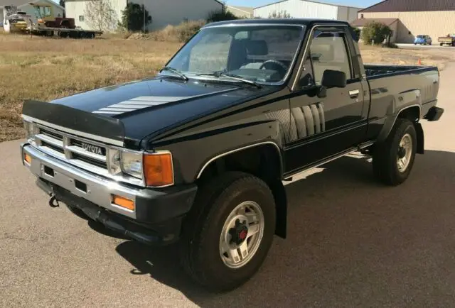 1987 Toyota Tacoma SR5