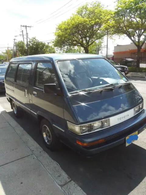 1987 Toyota Van Wagon LE