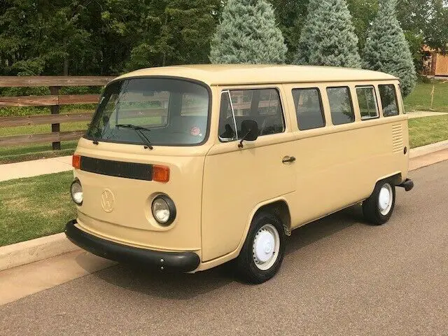 1980 Volkswagen Bus/Vanagon 4 Doors