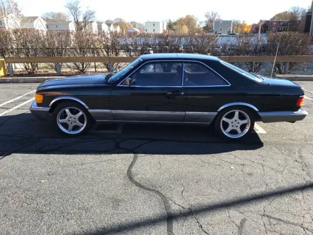 1987 Mercedes-Benz 500-Series Black exterior gold interior