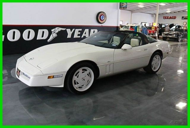 1988 Chevrolet Corvette Base 2dr Hatchback