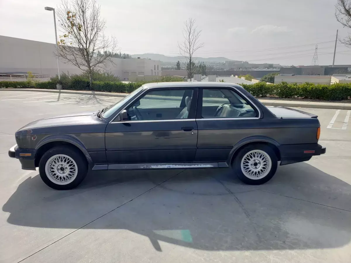 1988 BMW 3-Series IX