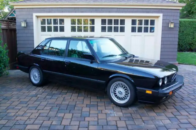 1988 BMW M5 black