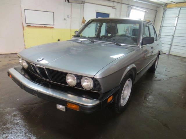 1988 BMW 5-Series 4 door