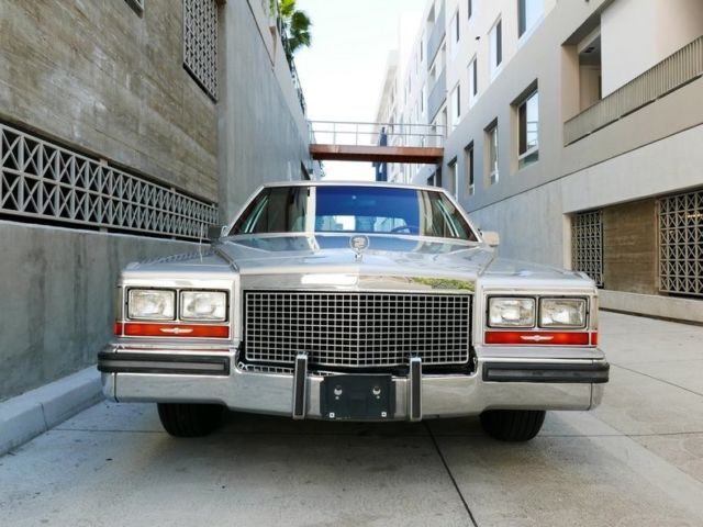 1988 Cadillac Brougham 5,0 L V8  114,710 Low Miles