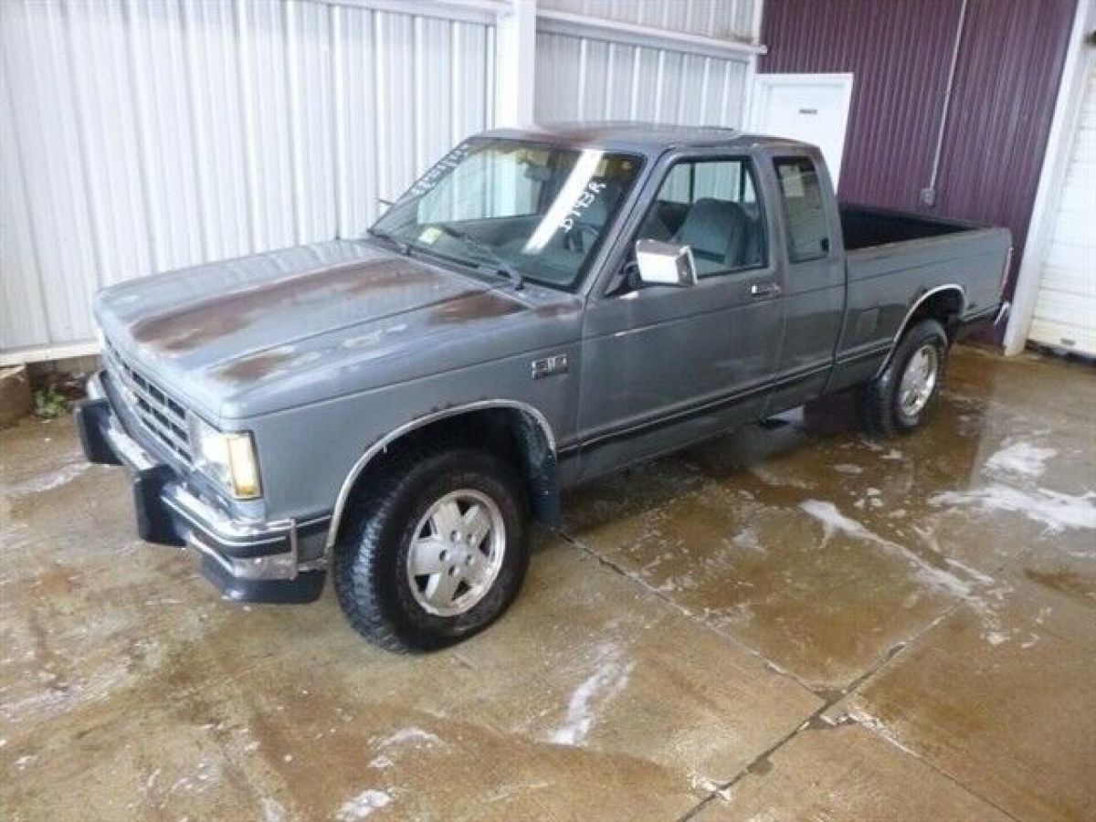 1988 Chevrolet S-10 EXT CAB 4WD