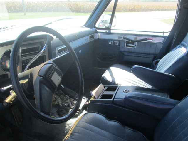 1988 Chevrolet Suburban Silverado 20