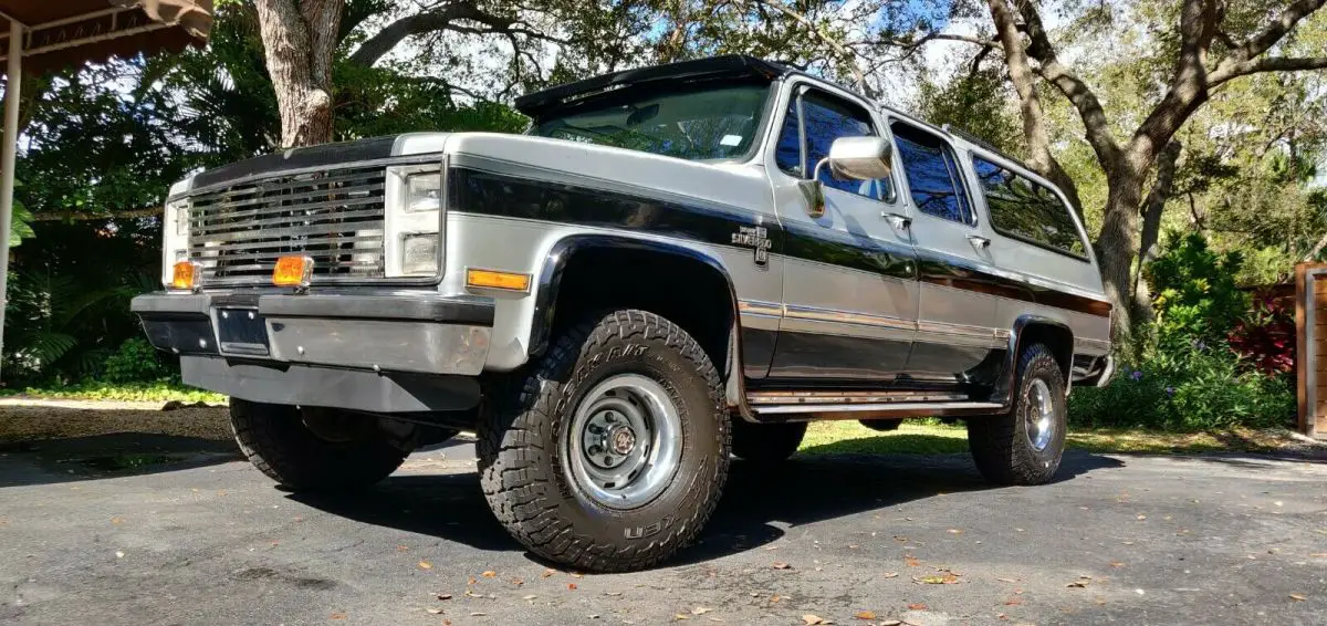 1988 Chevrolet Suburban V10