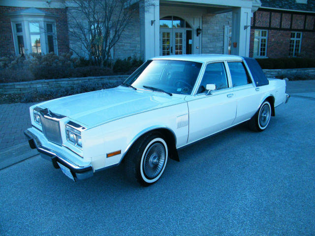 1988 Chrysler New Yorker Fifth Avenue 5th Avenue