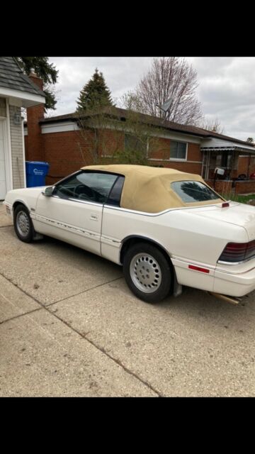 1988 Chrysler LeBaron PREMIUM