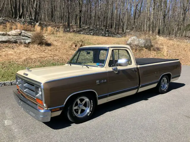 1988 Dodge Ram 1500 2 dr Pickup Truck