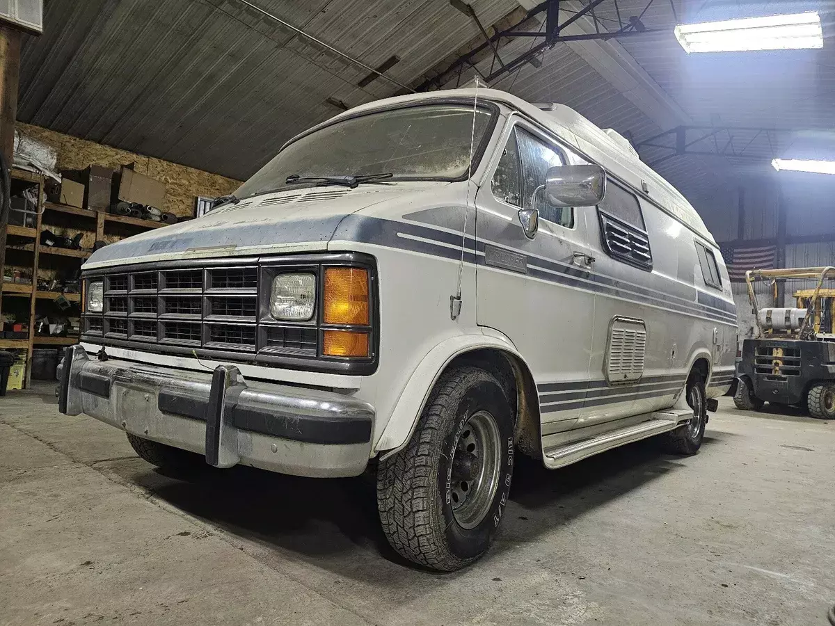 1988 Dodge Ram Van B250