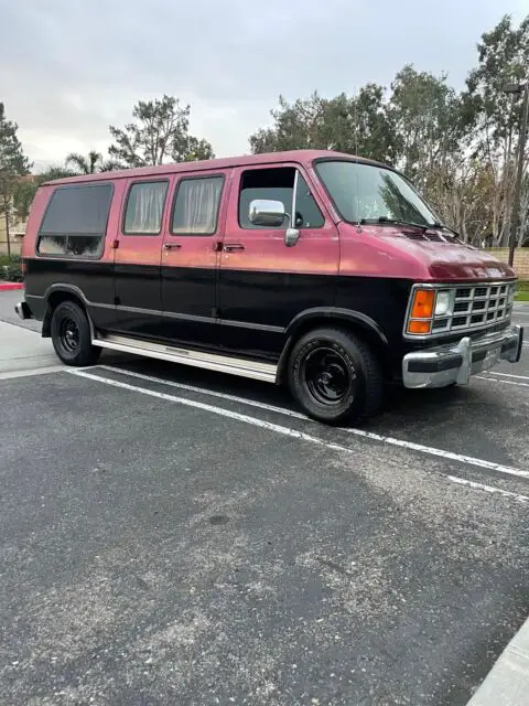 1988 Dodge Ram Van B250