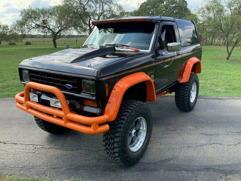 1988 Ford Bronco H-D Themed Showstopper