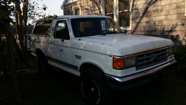 1988 Ford Bronco XLT Sport Utility 2-Door