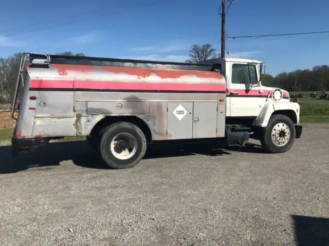 1988 Ford L8000