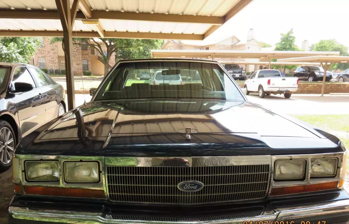 1988 Ford Crown Victoria